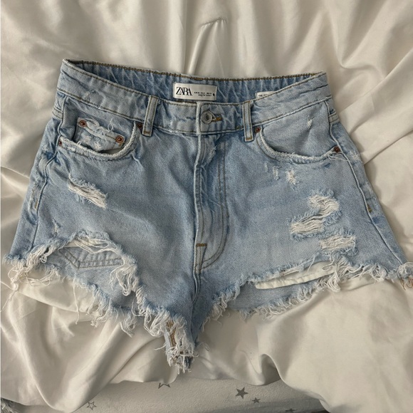 Women’s Zara denim shorts - Picture 3 of 5